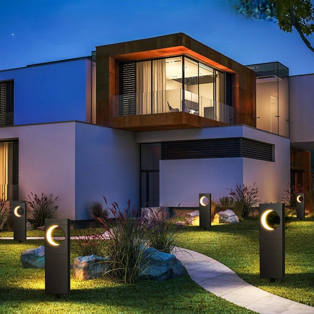 Solar LED Garden Light / Moon