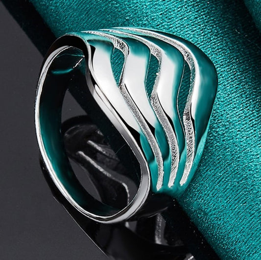 Wavy Lines Ring